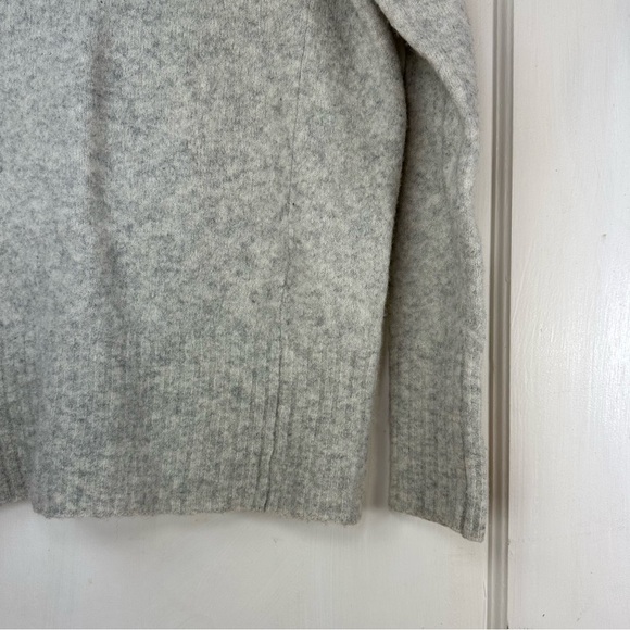 Aritzia The Group By Babaton Plutarch Sweater  Merino Yak Wool - Picture 4 of 9